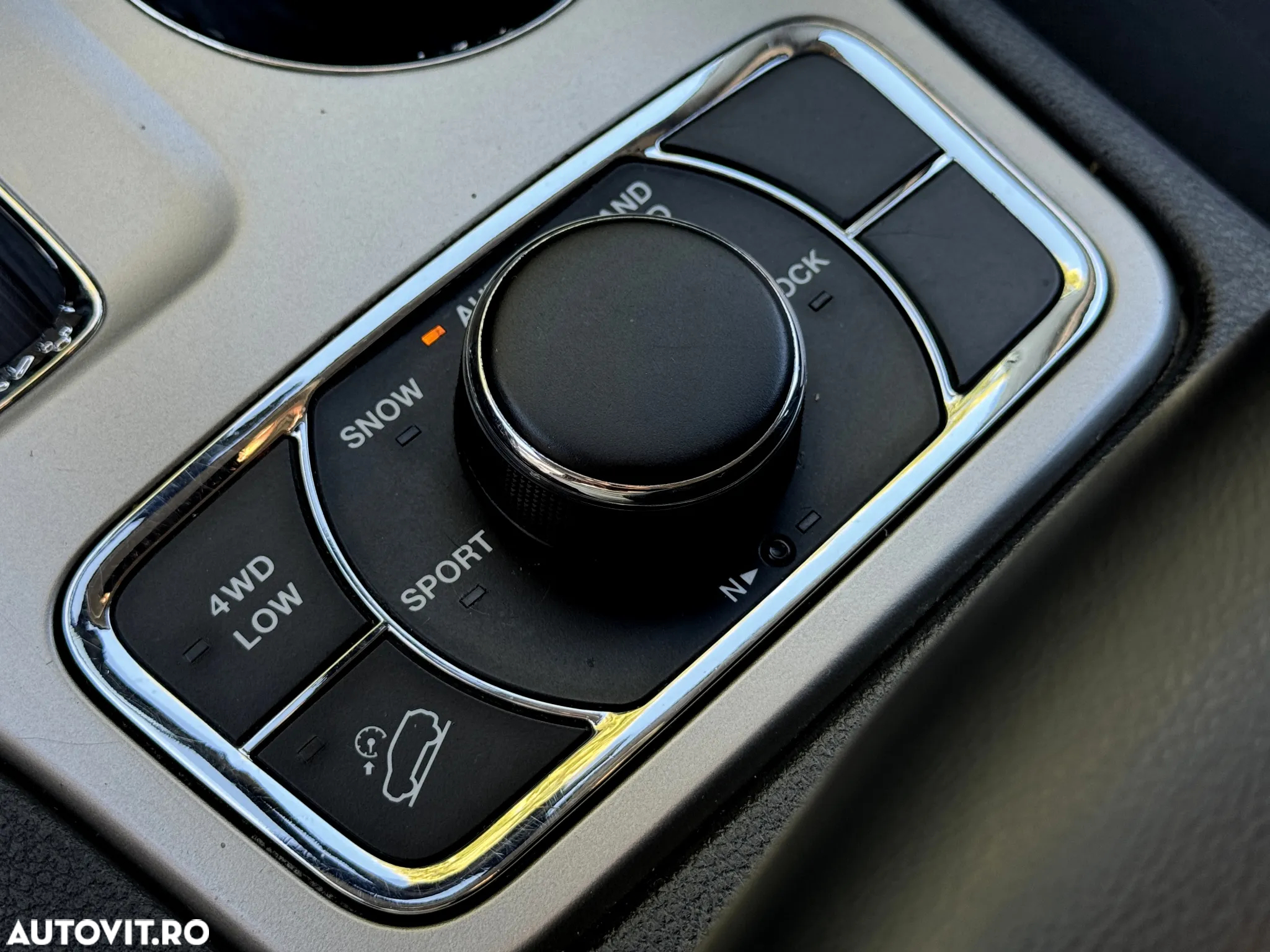 Jeep Grand Cherokee 3.0 TD AT Laredo - 12