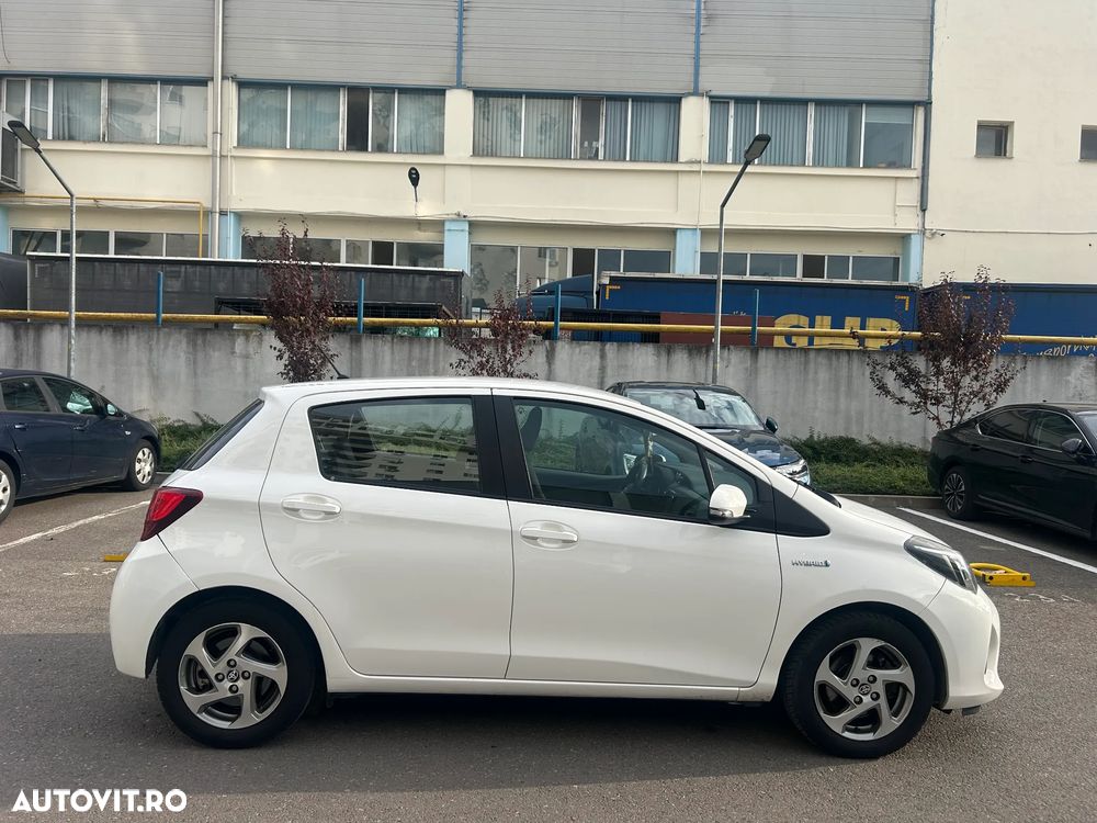 Toyota Yaris 1.5 VVT-i HSD Luna - 3