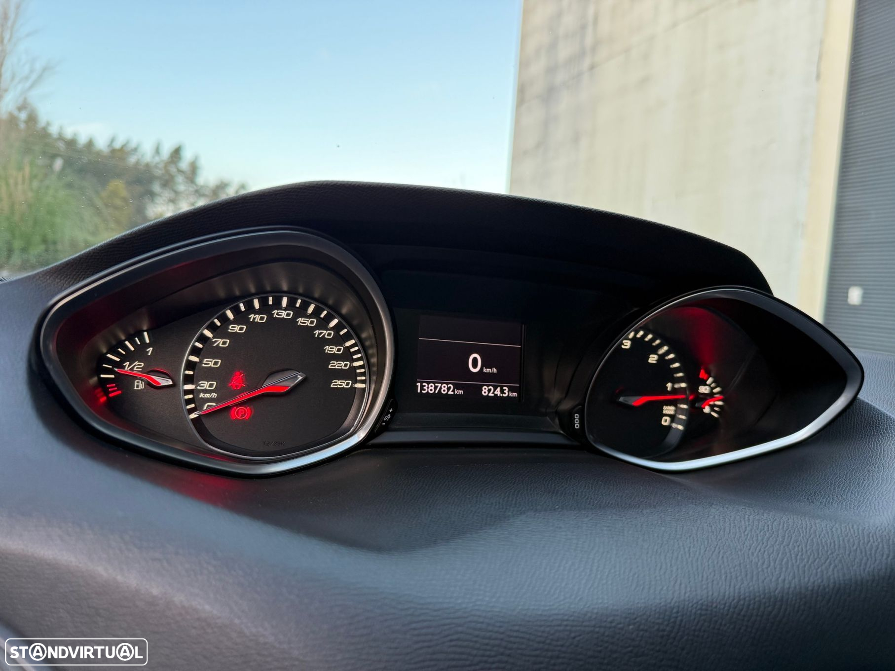 Peugeot 308 1.6 BlueHDi Allure - 14