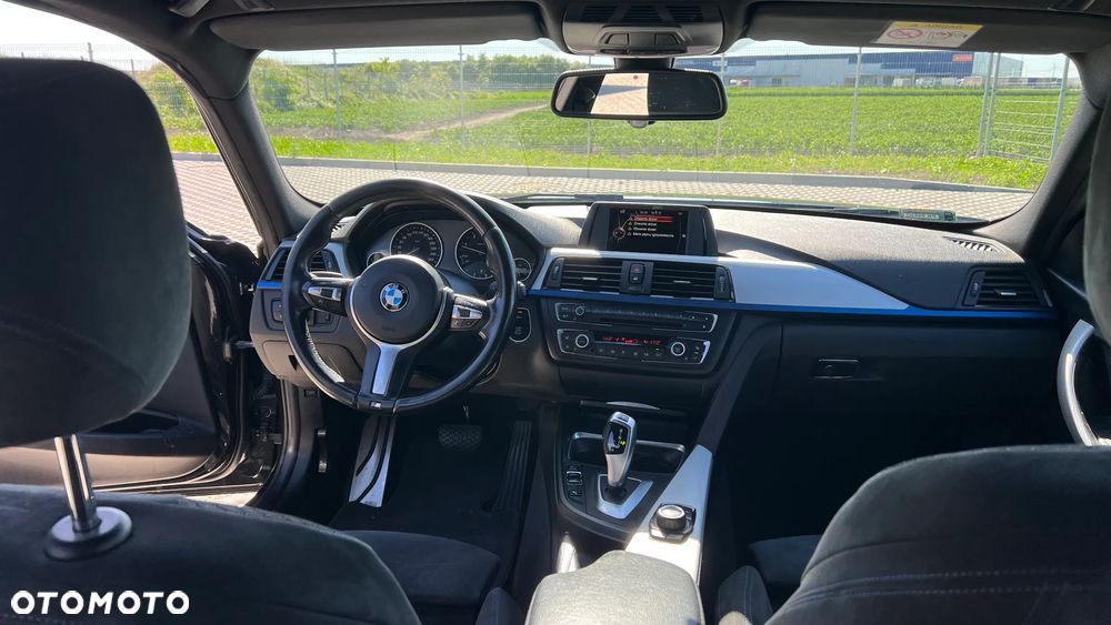 BMW Seria 3 325d M Sport - 27