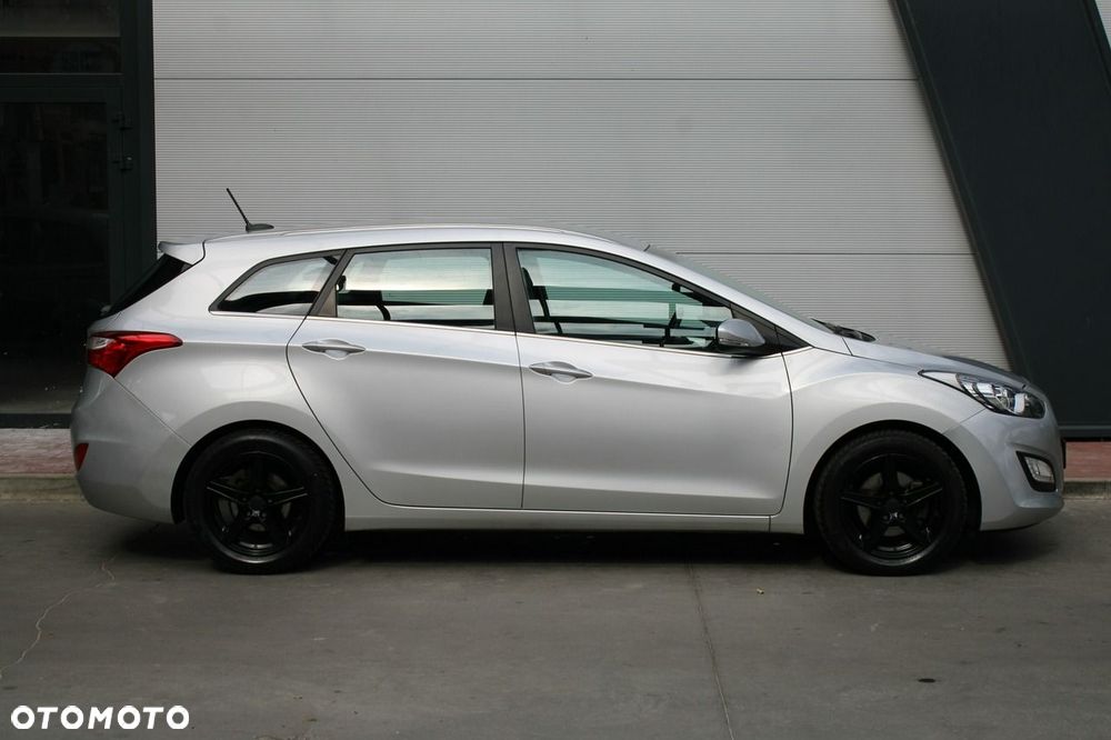 Hyundai i30 1.4 YES - 4