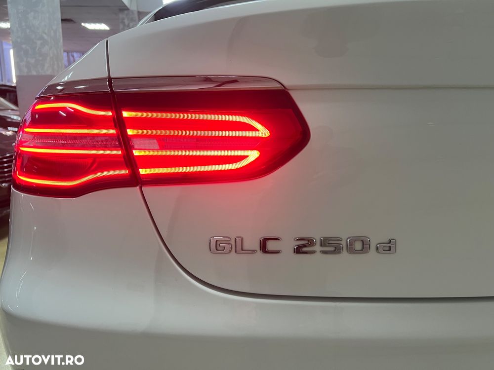 Mercedes-Benz GLC Coupe 250 d 4Matic 9G-TRONIC AMG Line - 11