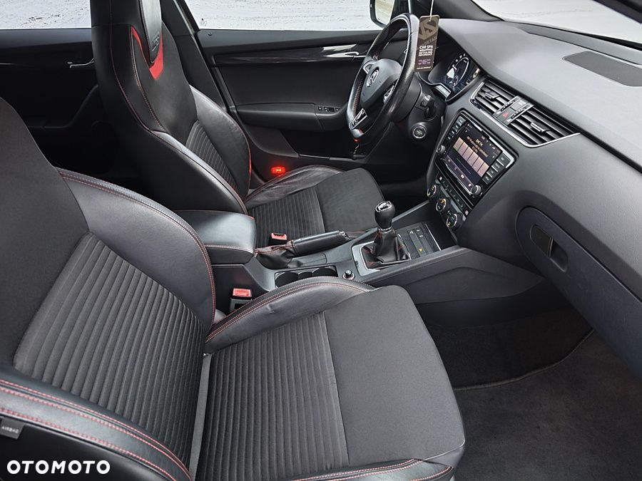 Skoda Octavia 2.0 TDI RS - 17