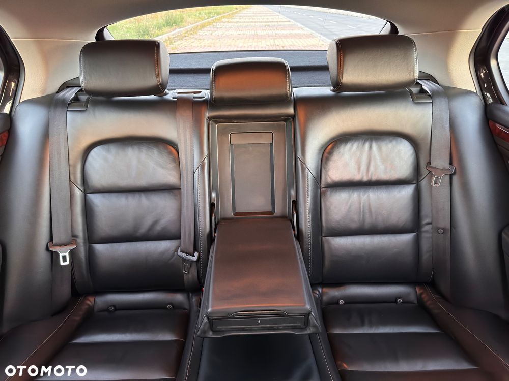 Skoda Superb 2.0 TDI DSG Elegance - 30