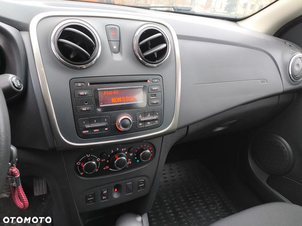 Dacia Sandero TCe 90 Celebration - 14