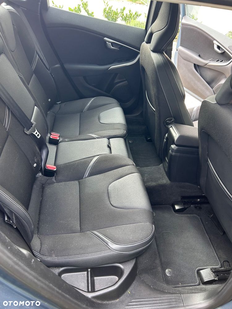 Volvo V40 D2 - 28