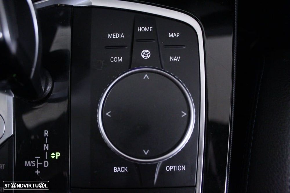 BMW 116 d Pack Desportivo M Auto - 30