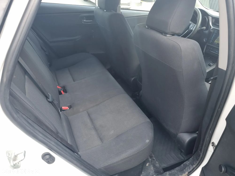 Toyota Auris Hybrid 135 Active - 21