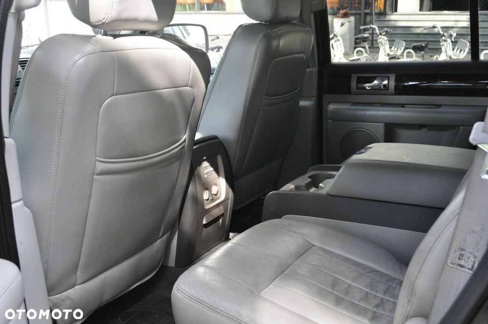 Lincoln Navigator - 12
