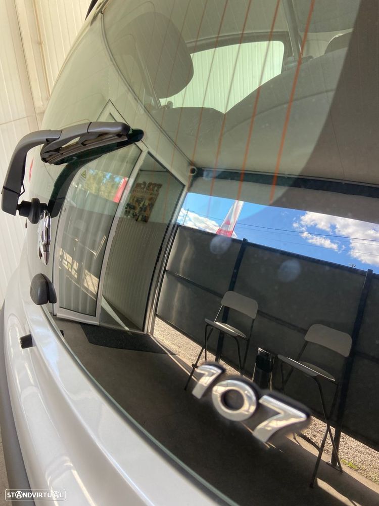 Peugeot 107 1.0 Trendy - 33