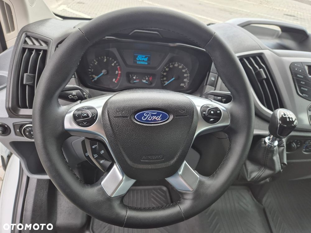 Ford Transit - 32