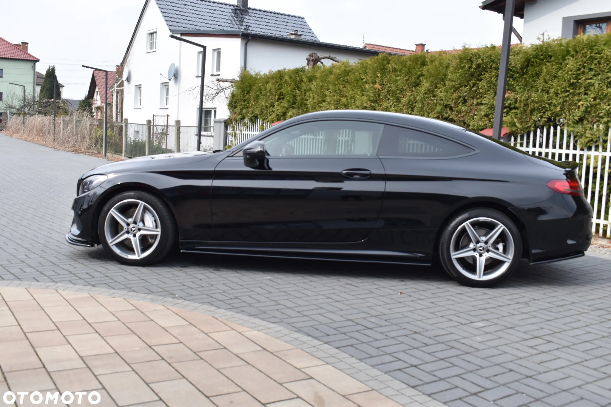 Mercedes-Benz Klasa C 300 9G-TRONIC - 21