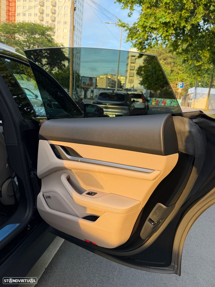 Porsche Taycan Bateria Performance Plus - 28