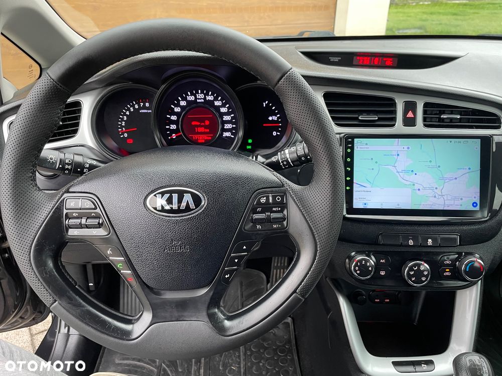 Kia Ceed 1.4 CVVT Dream Team Edition - 10