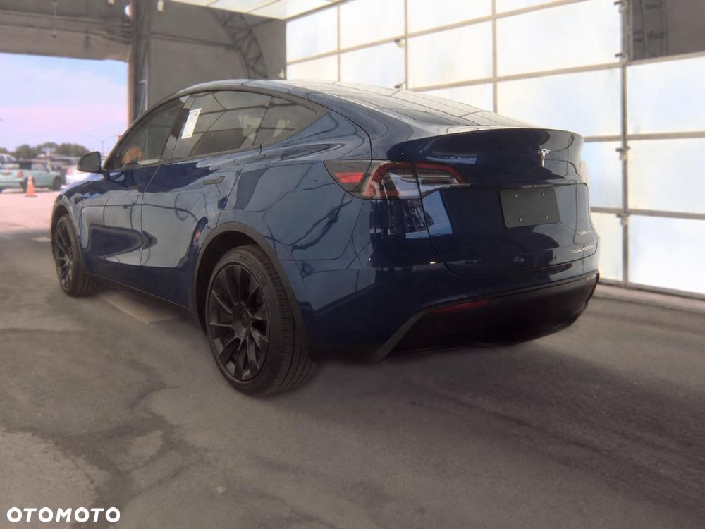 Tesla Model Y Long Range Dual Motor AWD - 5