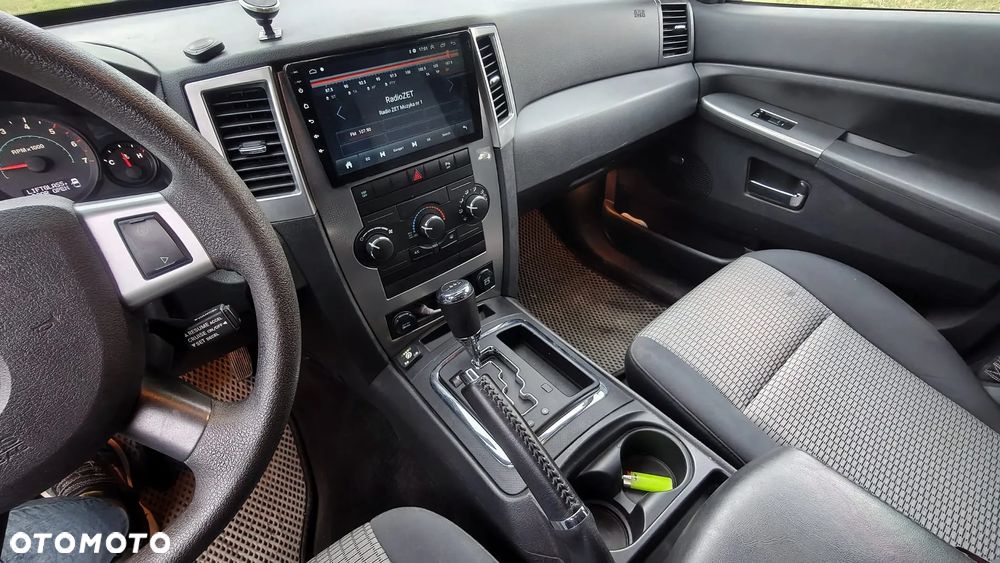 Jeep Grand Cherokee - 14