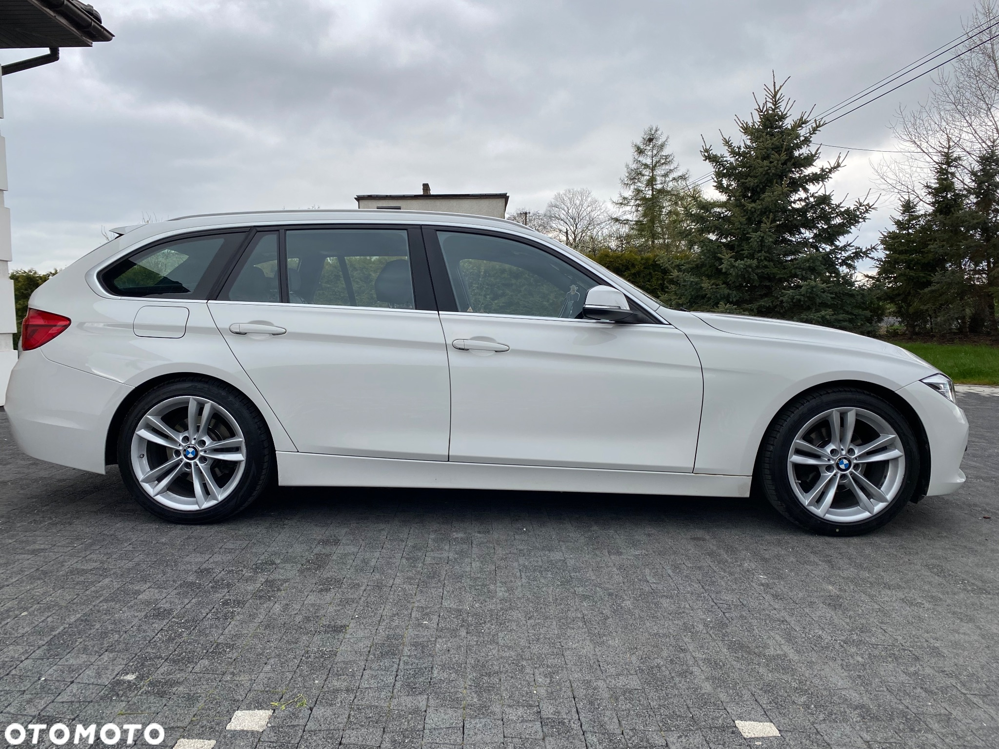 BMW Seria 3 320d Touring Efficient Dynamics Edition - 4