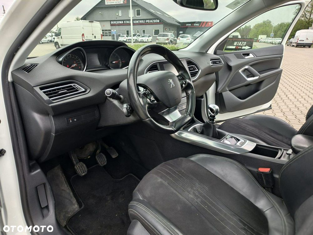 Peugeot 308 - 23