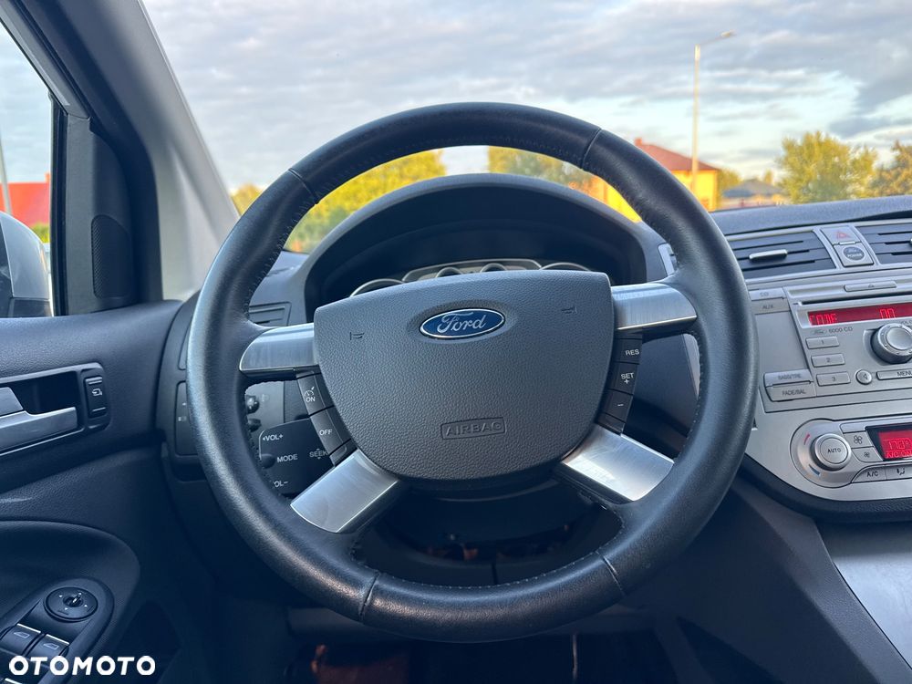 Ford Kuga 2.5 Titanium - 11