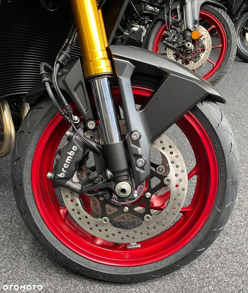Suzuki GSX 1000 - 18