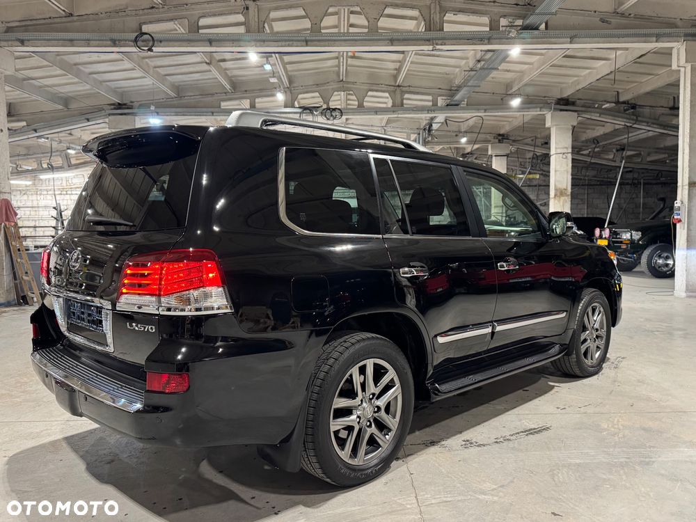 Lexus LX 570 - 18