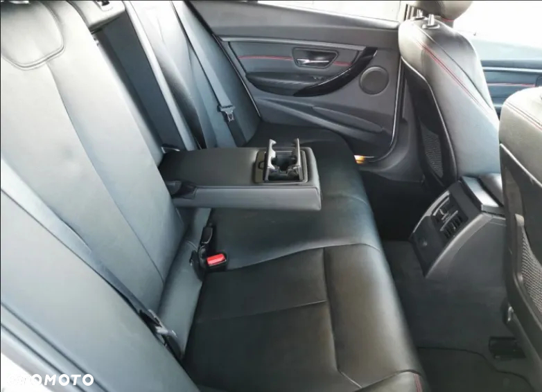 BMW Seria 3 318d Touring Sport Line - 24