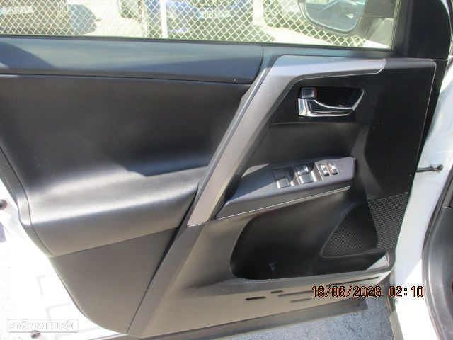 Toyota RAV4 2.0 D-4D Active - 9