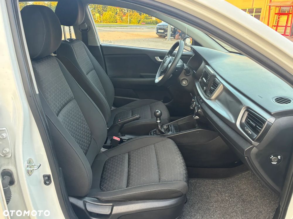 Kia Rio 1.2 M - 29