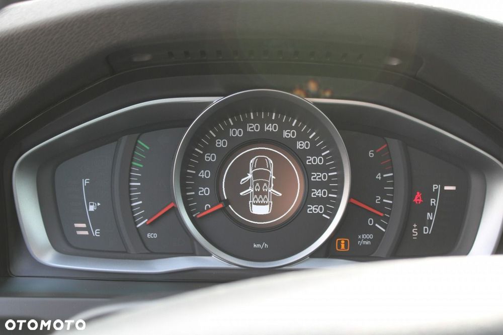 Volvo V60 Cross Country D4 Drive-E Momentum - 30