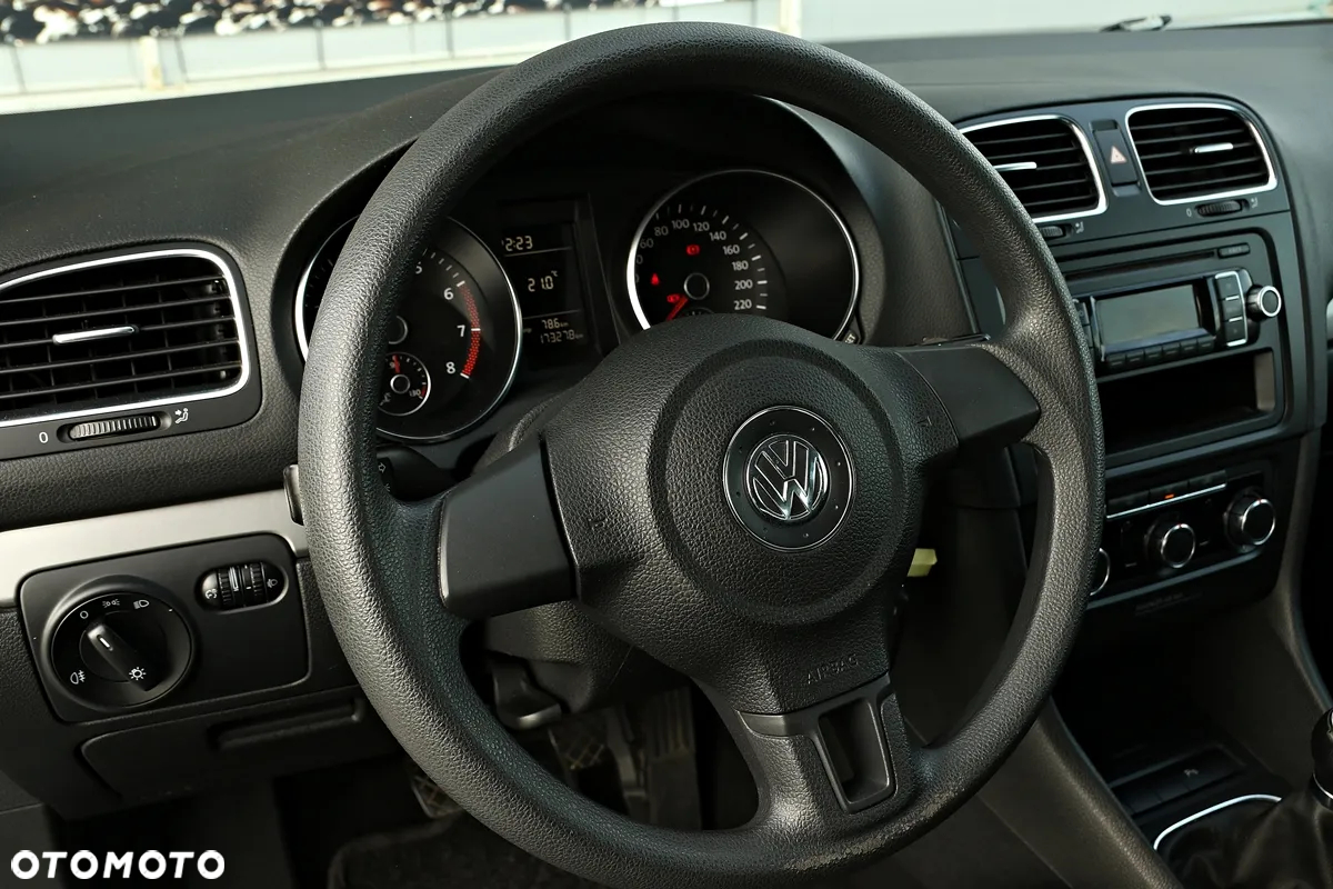 Volkswagen Golf - 31