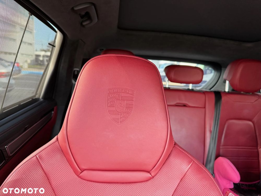 Porsche Cayenne Turbo - 16