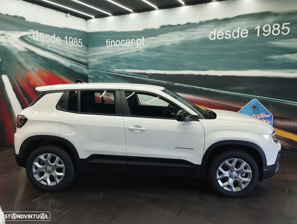 Jeep Avenger 1.2 e-Hybrid Longitude DCT - 4