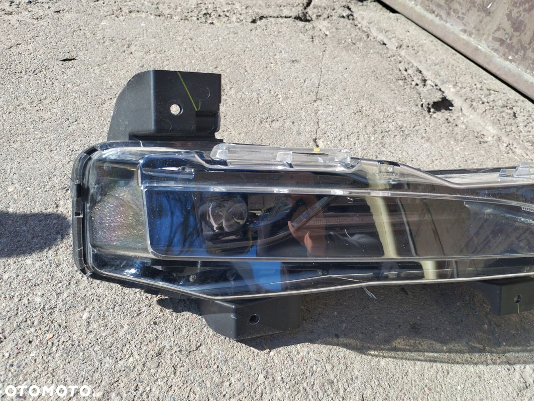Halogen LED prawy Telsa S LIFT 2021-^ P1649248-00-C - 2