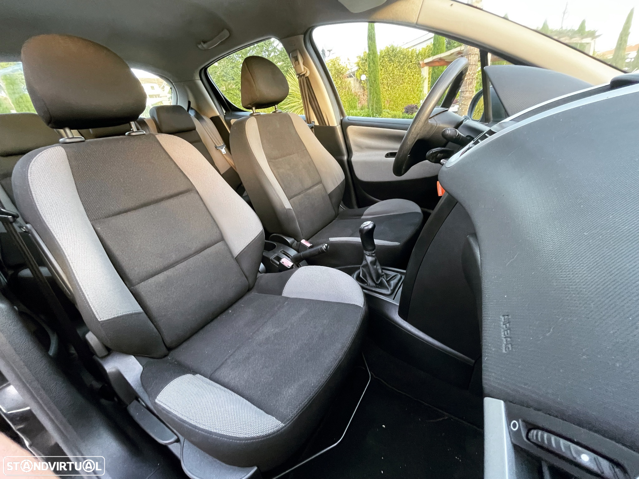 Peugeot 208 - 20