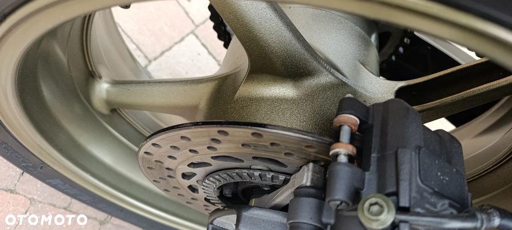 Yamaha FZ - 22