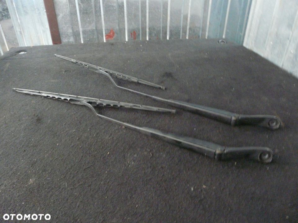 Ramię ramiona przednich wycieraczek Peugeot 307 - 1