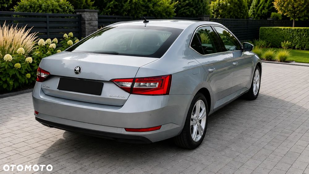 Skoda Superb 2.0 TDI Ambition DSG - 3