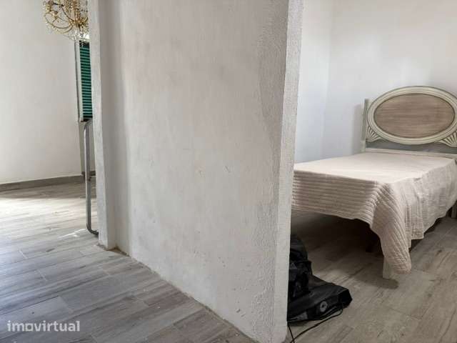 Moradia em Banda T2 com Charme e Potencial para a Sua Casa Ideal - Grande imagem: 5/15