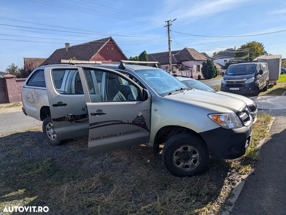 Toyota Hilux - 1