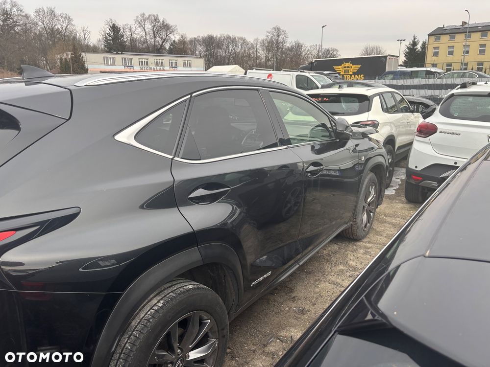 Lexus NX 300h E-FOUR F SPORT - 3