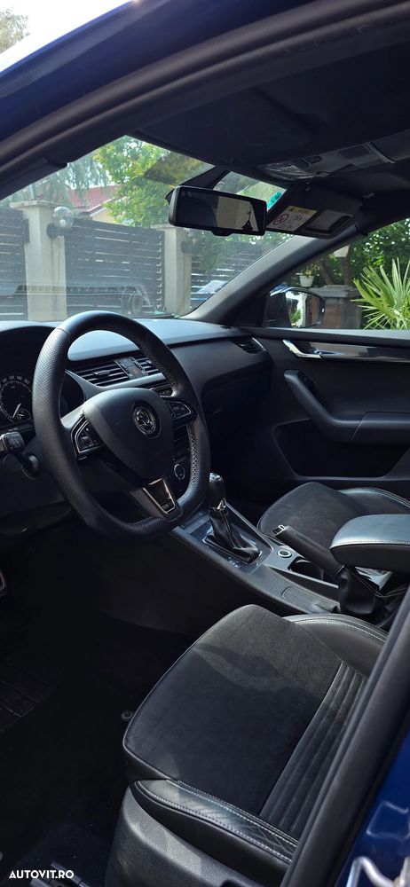 Skoda Octavia 2.0 TDI RS DSG - 2