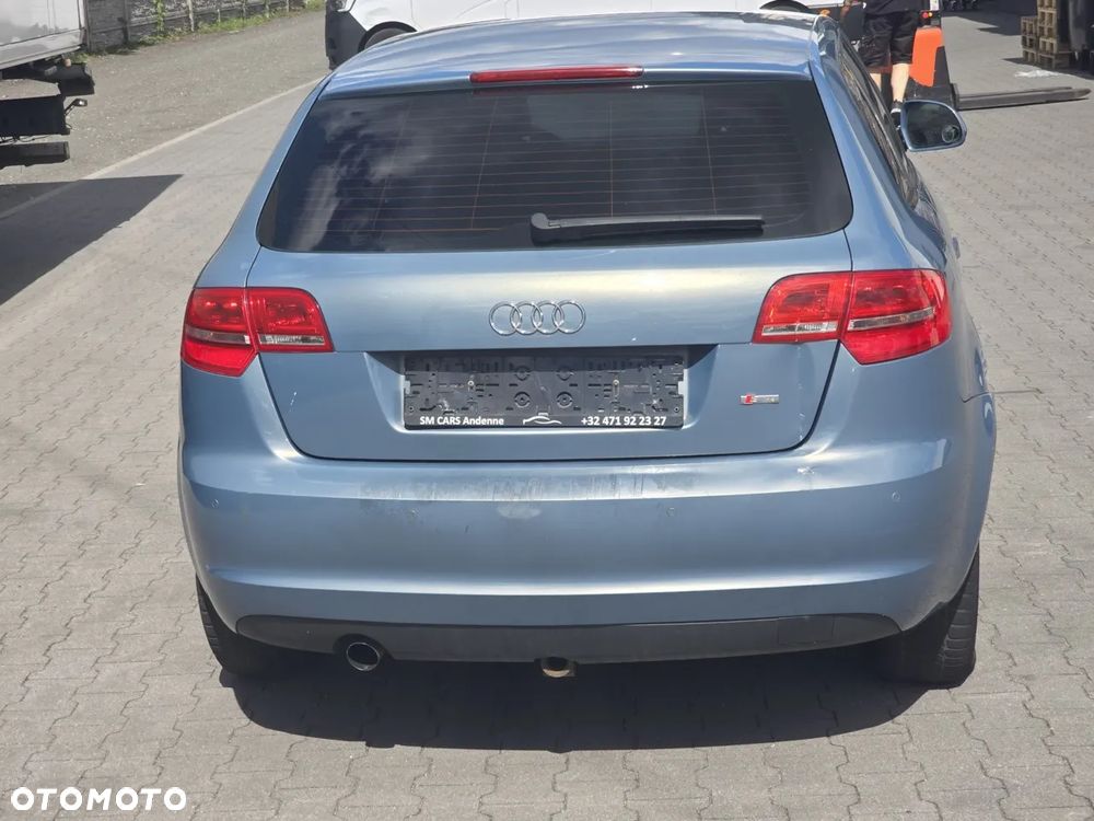 Audi A3 Sportback 1.6 TDI DPF S line Sportpaket - 5