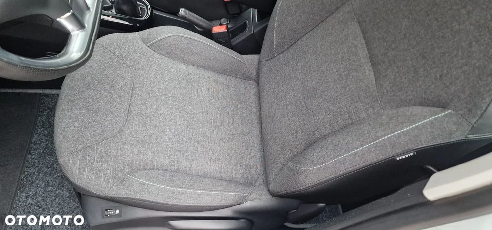 Citroën C3 Pure Tech (VTi) 82 Exclusive - 37