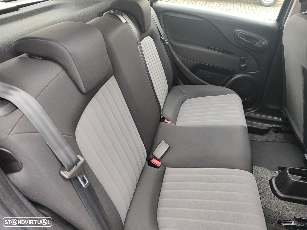 Fiat Punto 1.3 M-Jet Easy S&S - 9