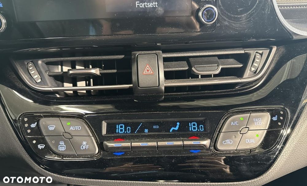 Toyota C-HR Lounge - 11
