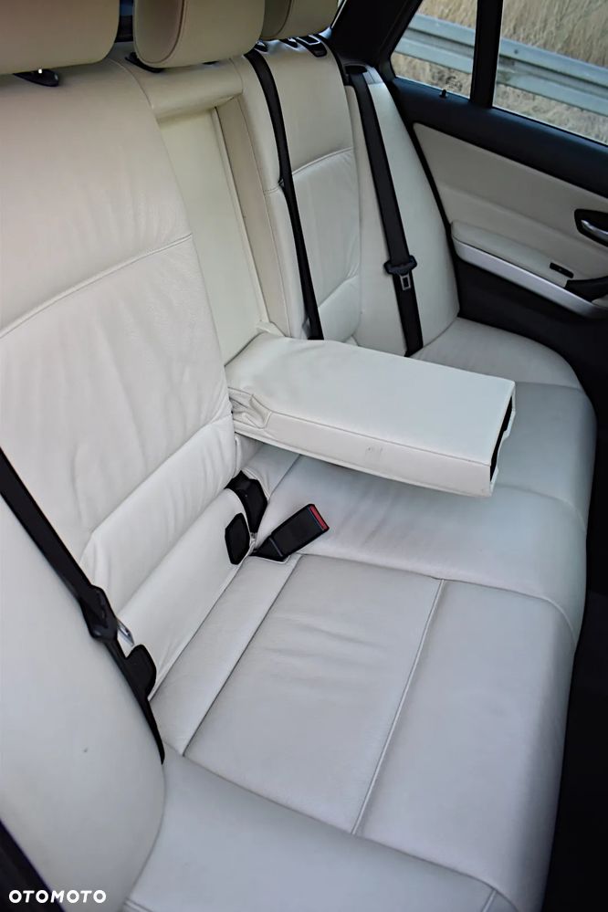 BMW Seria 3 - 32