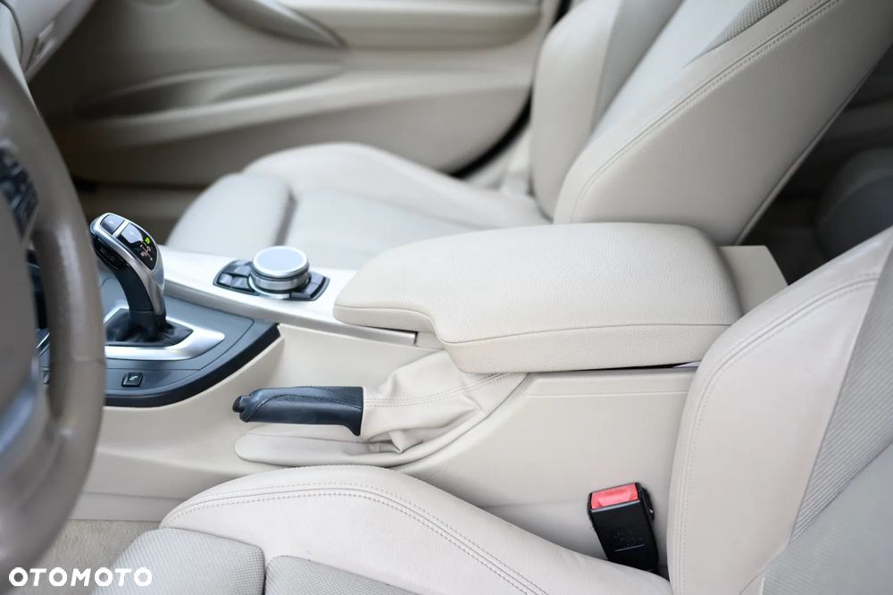 BMW Seria 3 - 38