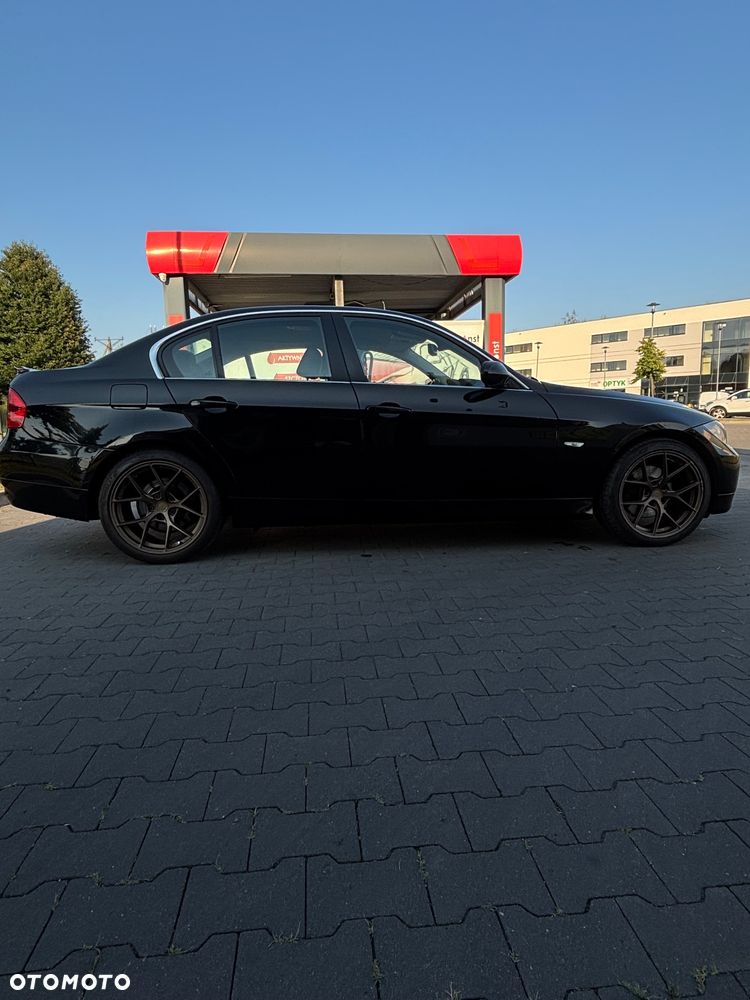 BMW Seria 3 325i - 4