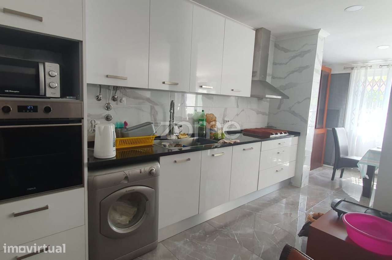 Arrendamento | Apartamento T3 Renovado e Mobilado com Quintal de 50... - Grande imagem: 2/29