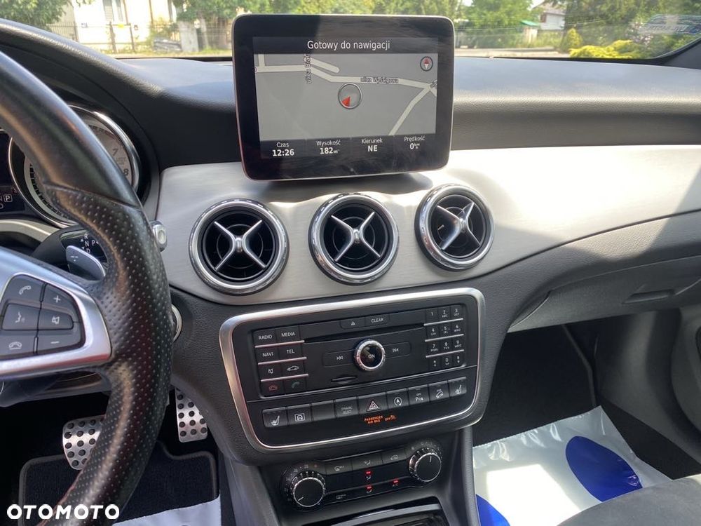 Mercedes-Benz GLA 250 4-Matic AMG Line - 19